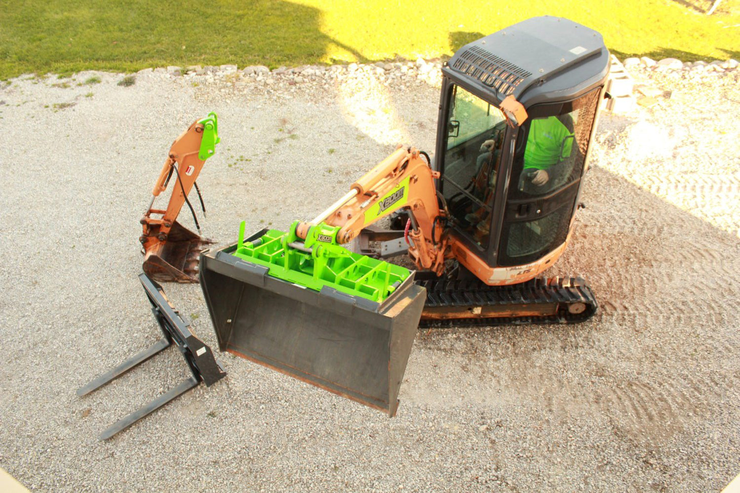 Amulet Manufacturing XBoom Ecavator to Skid Steer Coupler System