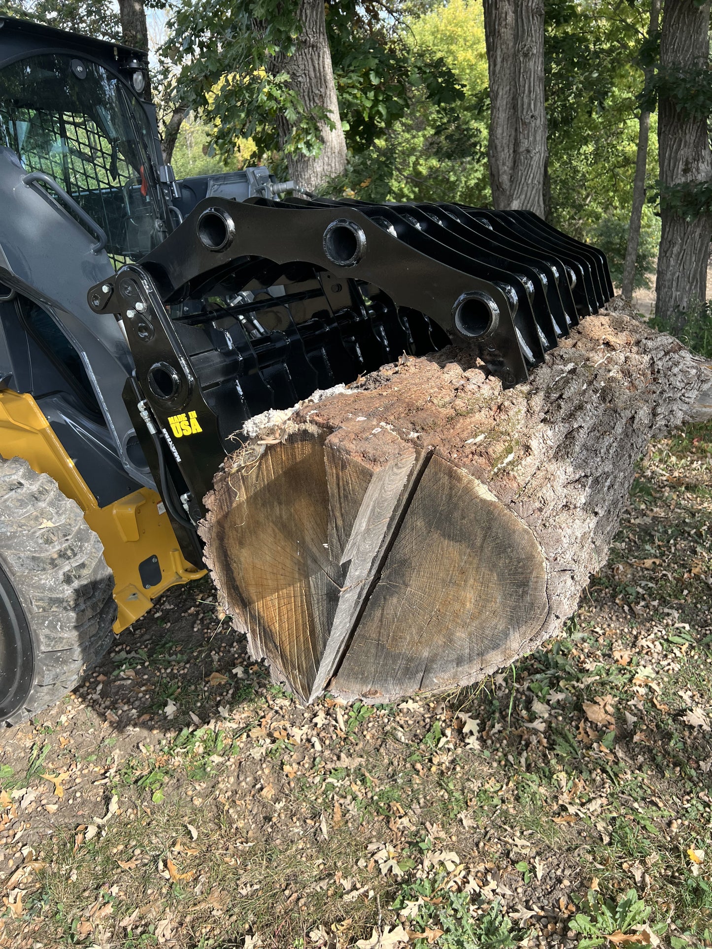 Stinger Attachments Clam Grapple for Skid Steer