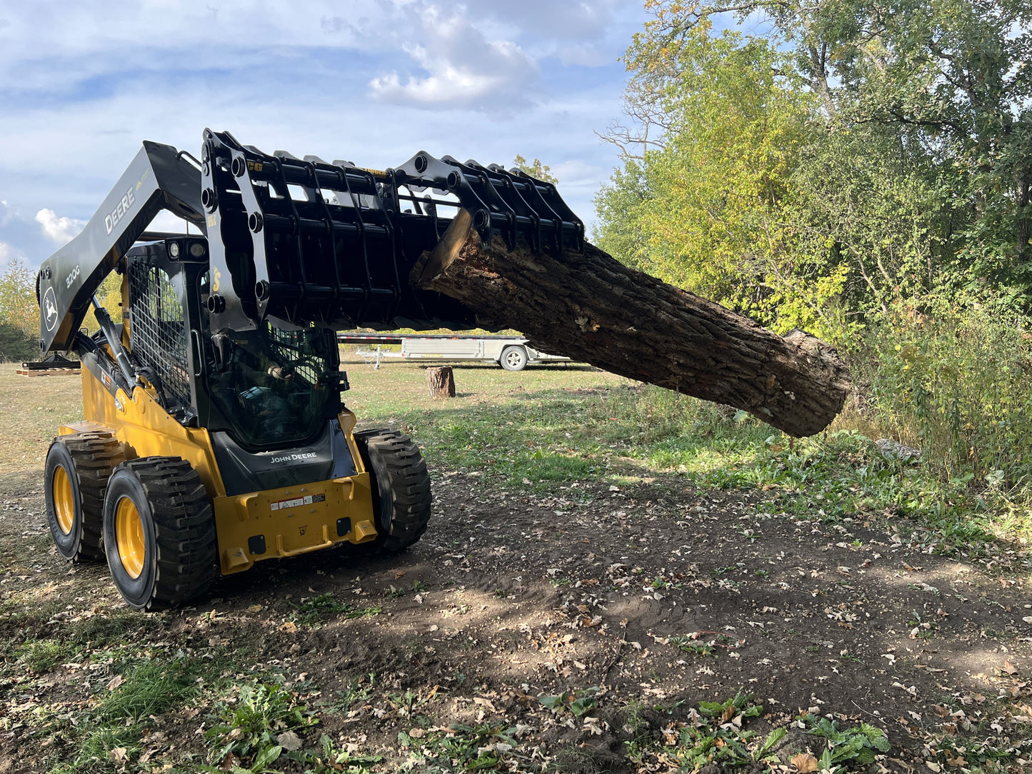 Stinger Attachments Clam Grapple for Skid Steer