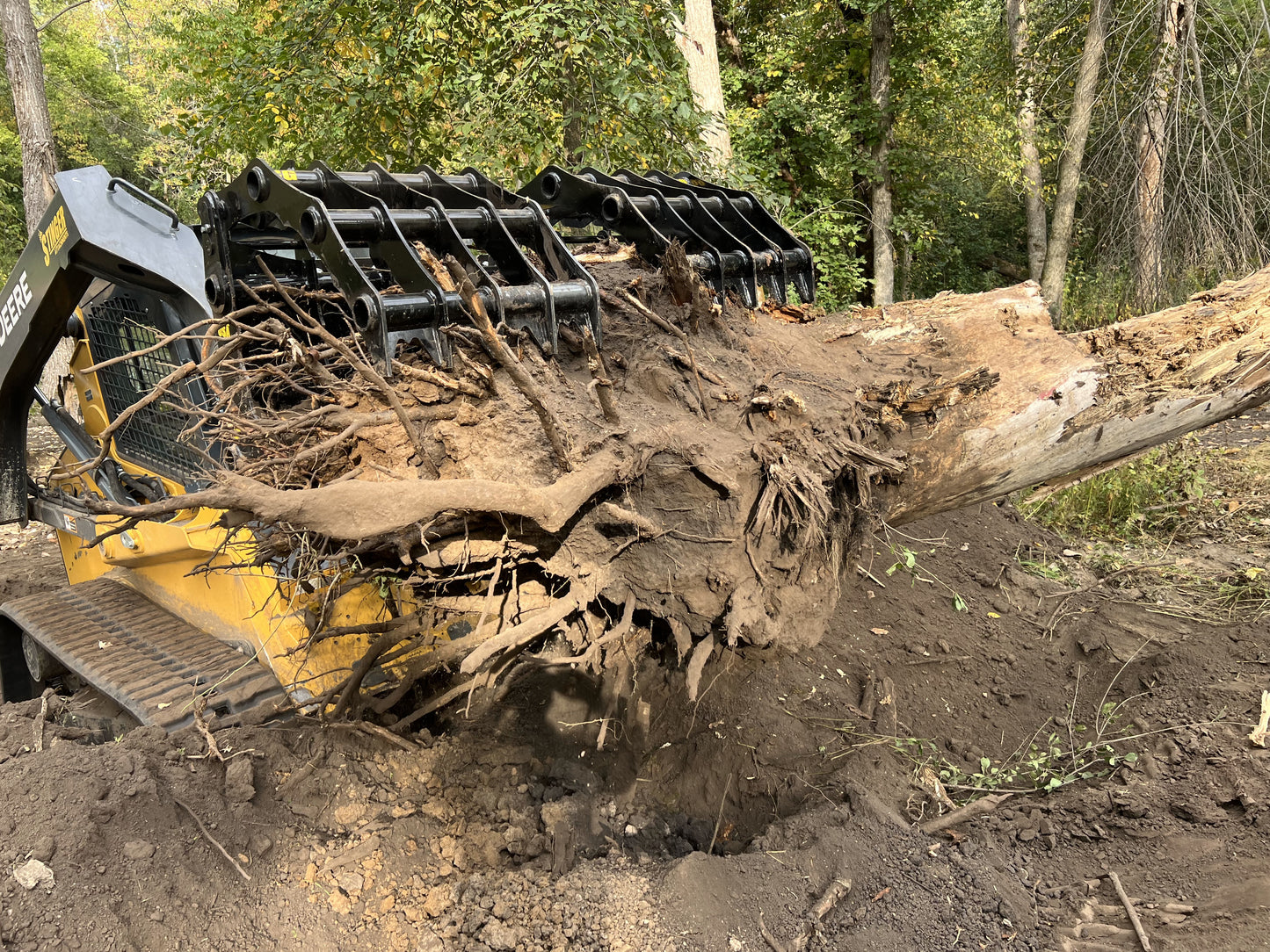 Stinger Attachments Clam Grapple for Skid Steer