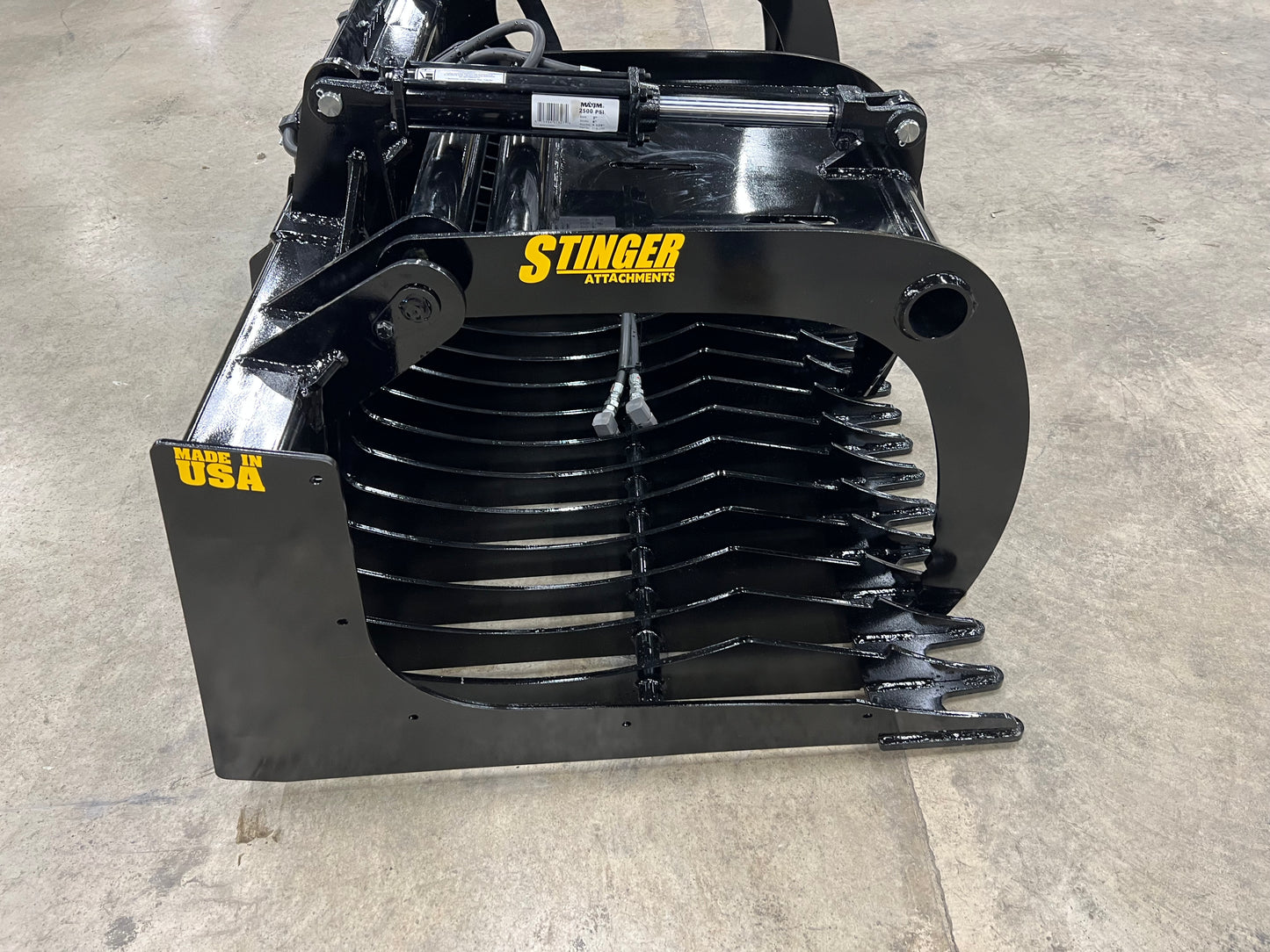 Stinger Attachments Rock Grapple Bucket for Skid Steer