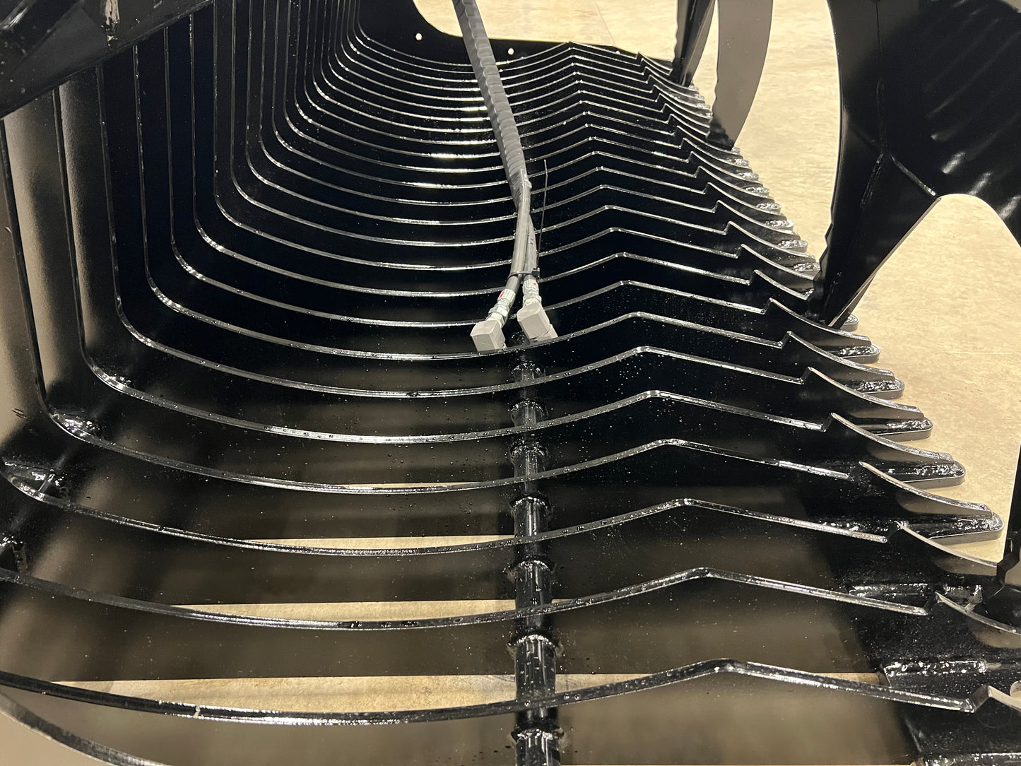 Stinger Attachments Rock Grapple Bucket for Skid Steer