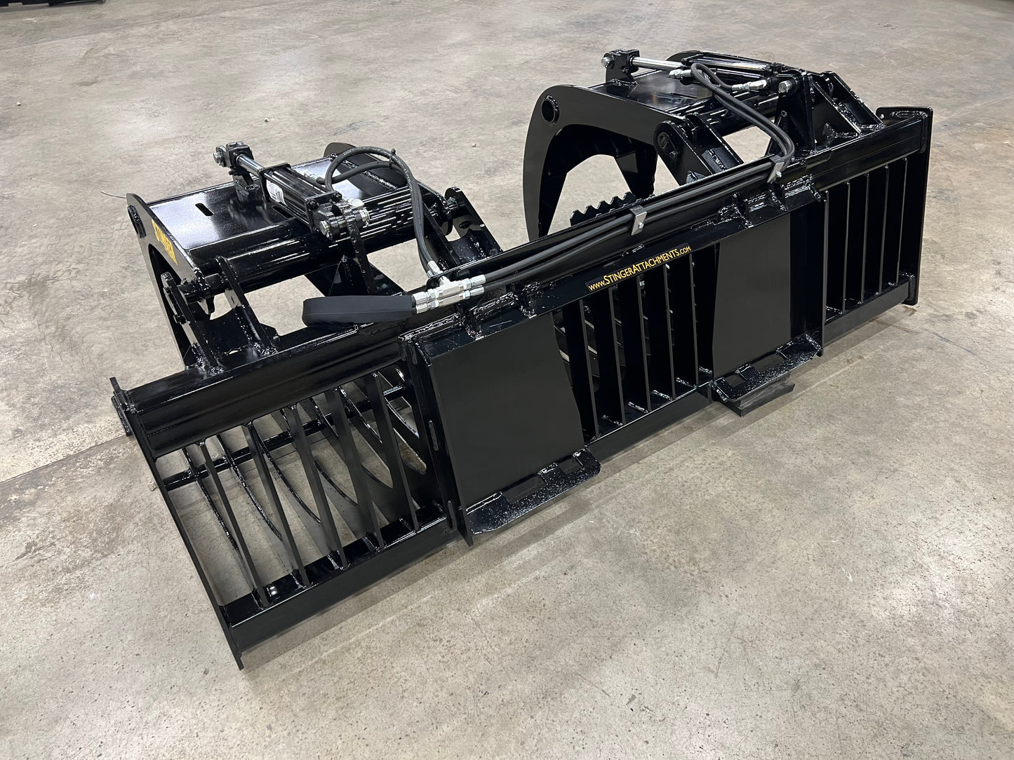 Stinger Attachments Rock Grapple Bucket for Skid Steer