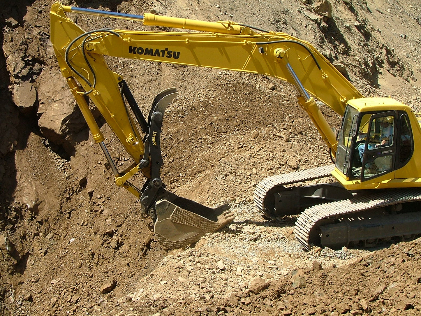Amulet Manufacturing PowerClamp Hydraulic Thumb for Excavator & Backhoe