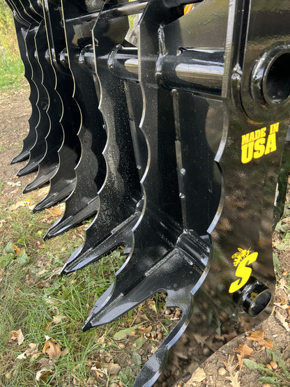 Stinger Attachments Clam Grapple for Skid Steer